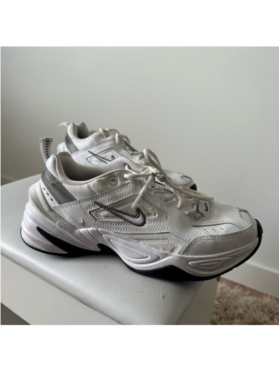 ナイキ女子M2K Tekno 白 【公式通販】